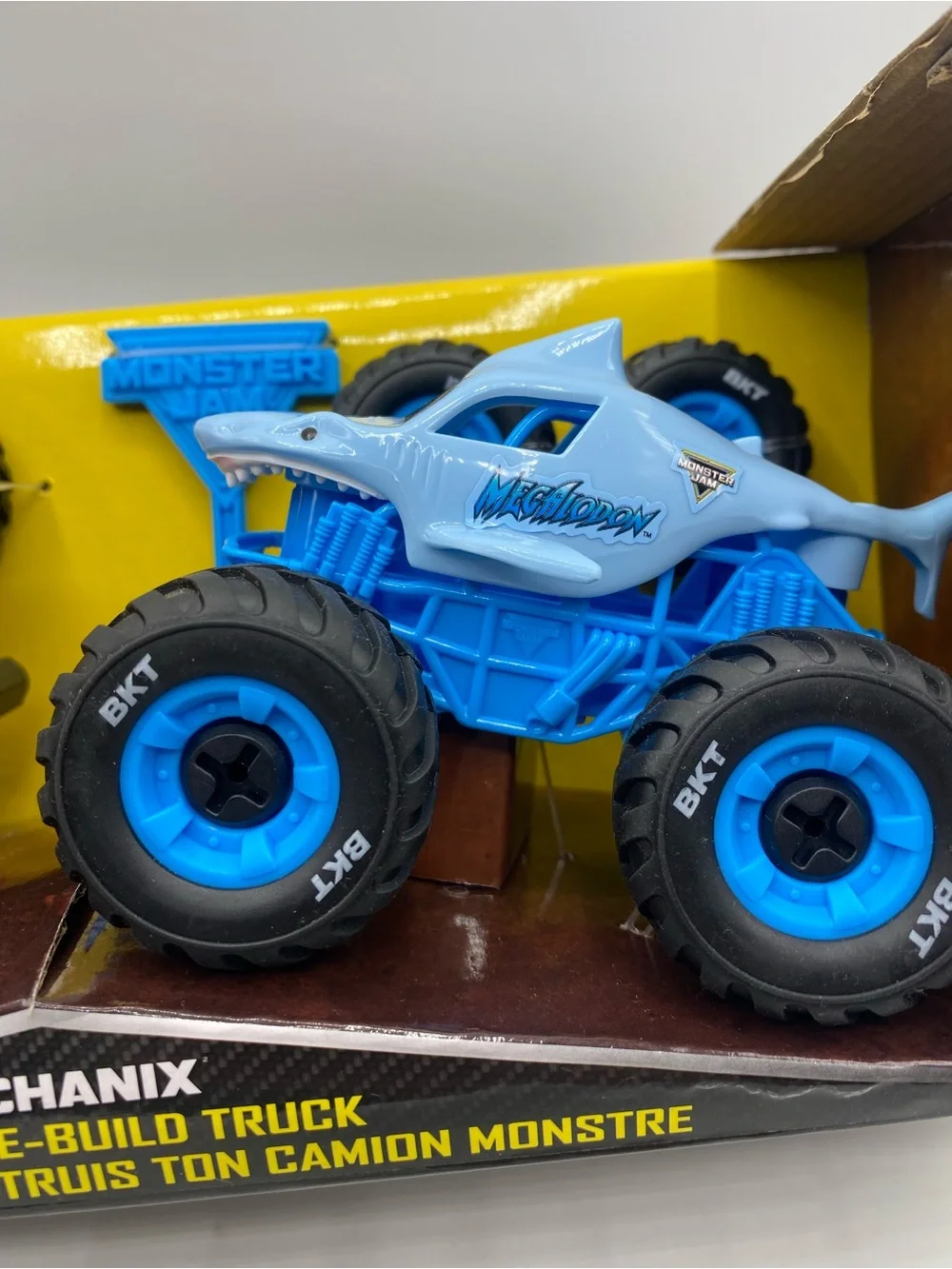 Monster Jam Mechanix 2 Pack Build Rebuild 1:43 El Toro Loco & Megalodon NEW